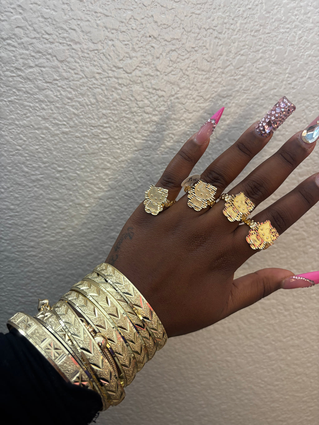 EXCLUSIVE VENDOR