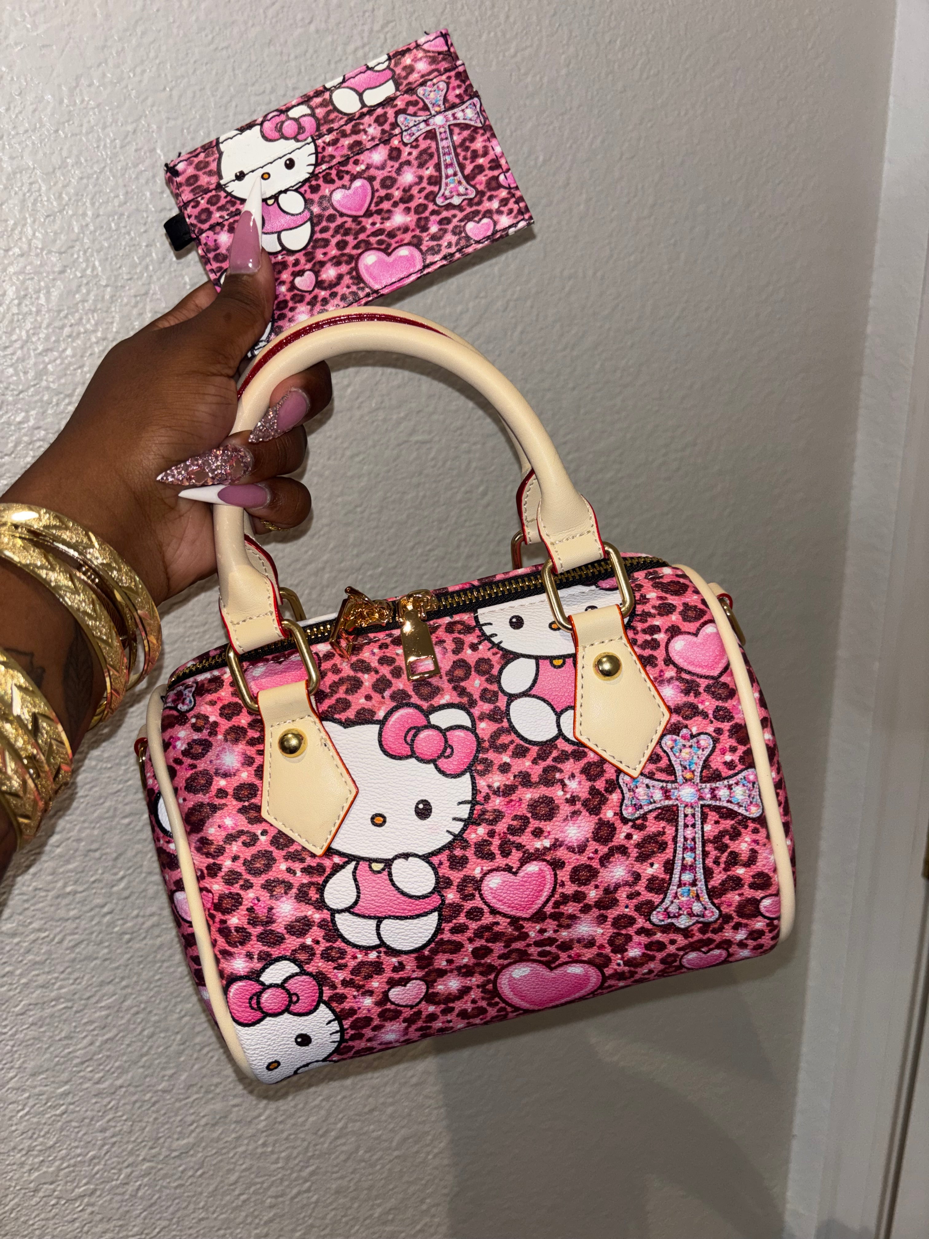 CUSTOM PURSE/TOTE BAG/CARD HOLDER VENDOR