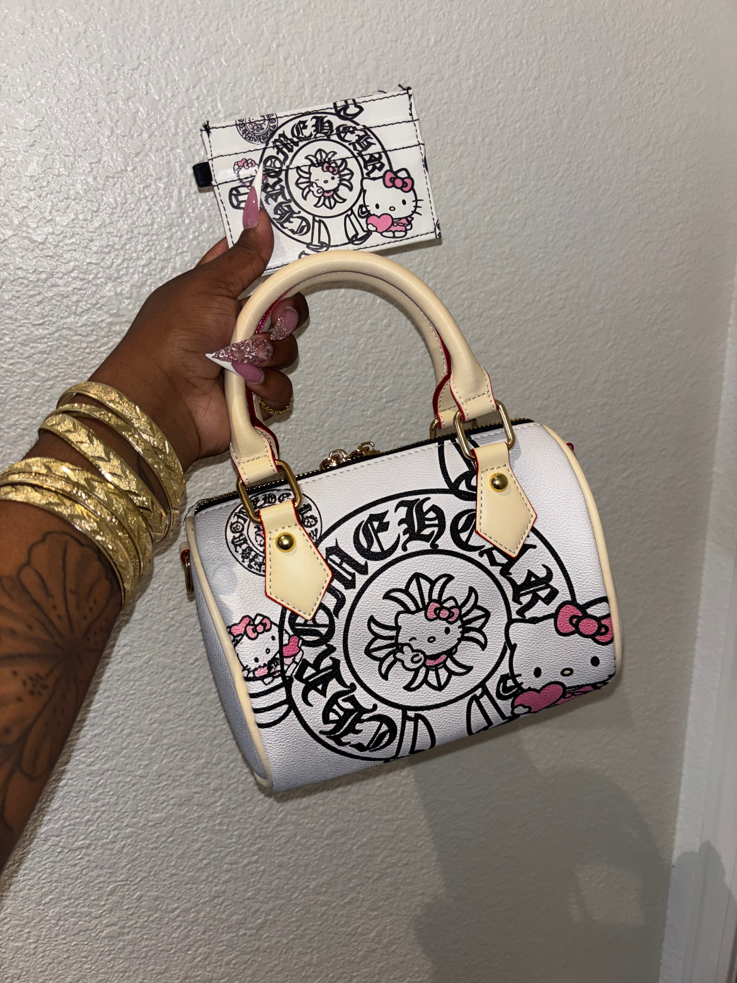 CUSTOM PURSE/TOTE BAG/CARD HOLDER VENDOR
